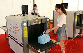 快遞安檢機(jī)如何檢測包裹中的危險品?